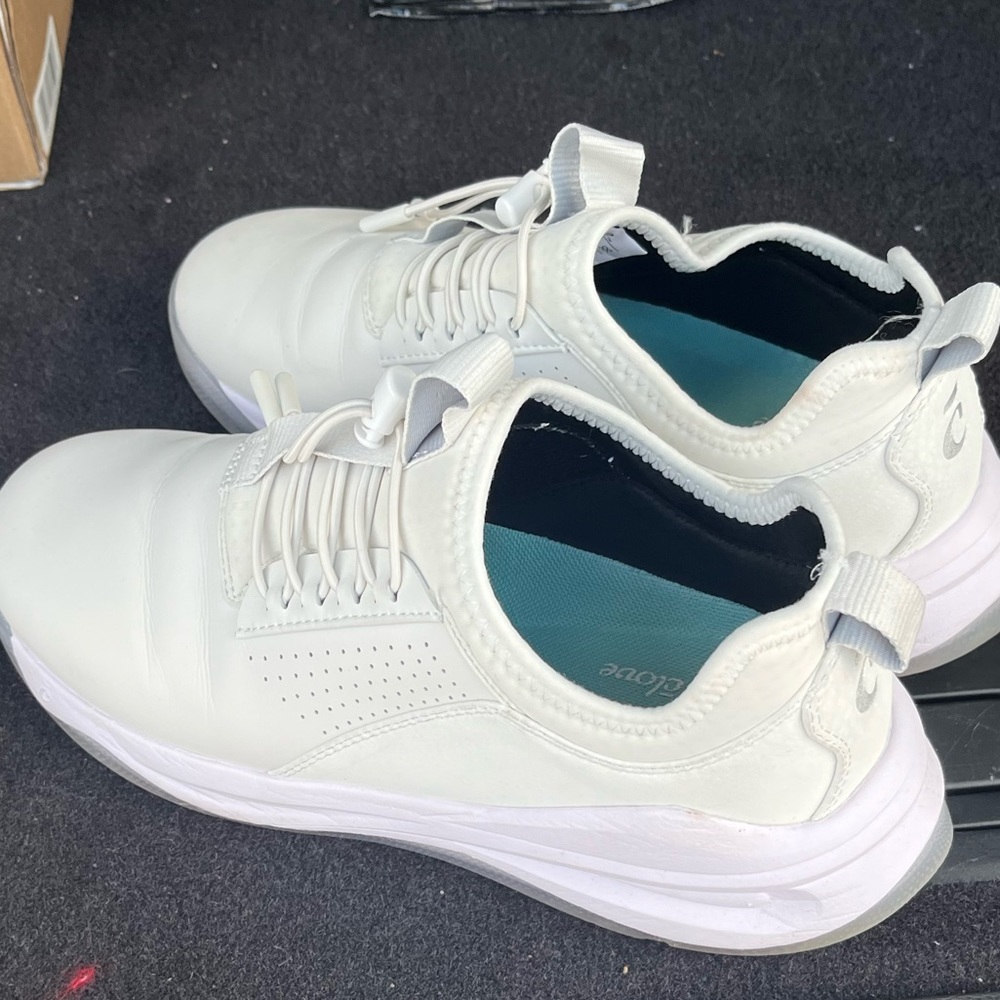 Cloves footwear